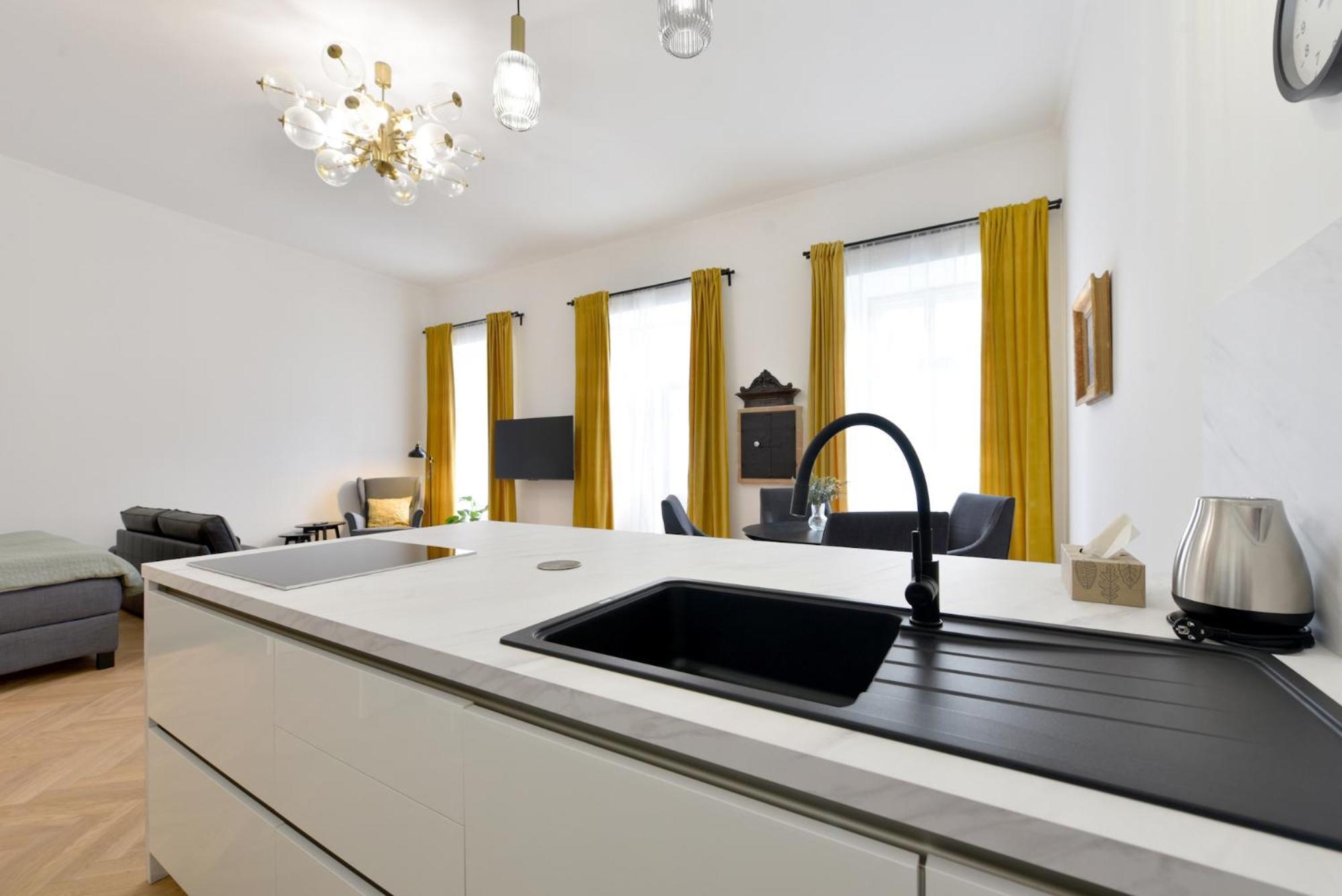 Apartman S Balkonom เตร็นชีน ภายนอก รูปภาพ