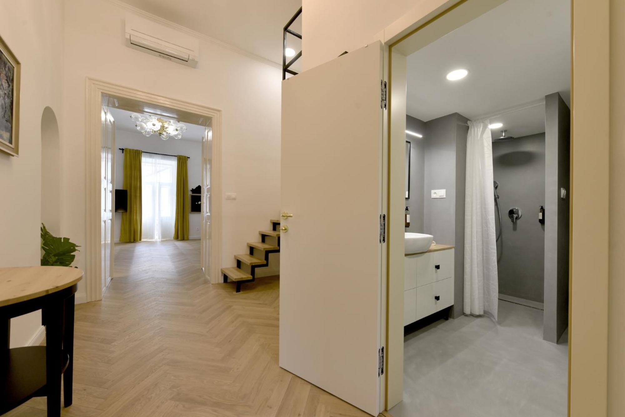 Apartman S Balkonom เตร็นชีน ภายนอก รูปภาพ